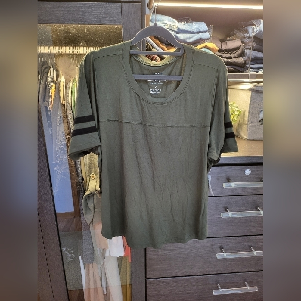Torrid super soft knits t-shirt size 2